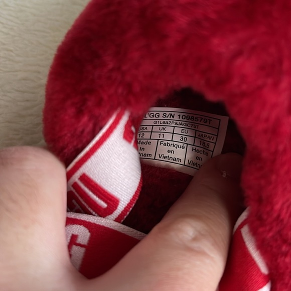 NWOT UGG fluffy slippers for girls size 12 - Picture 2 of 5